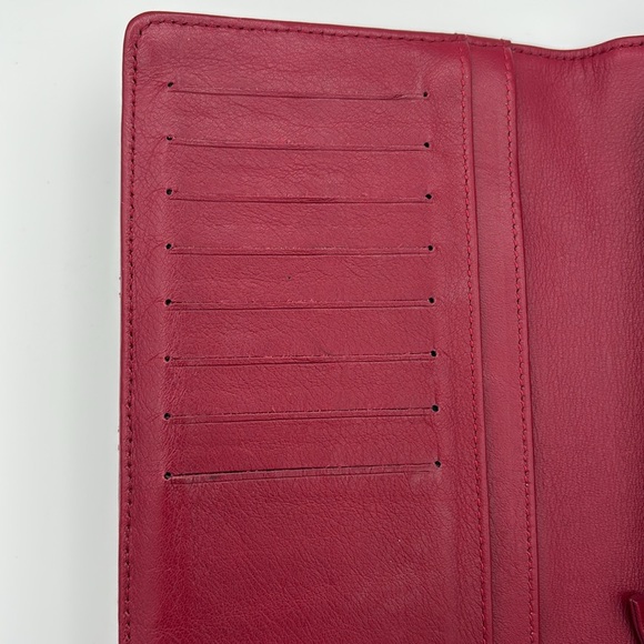 Chanel quilted patent leather long bifold wallet - Picture 8 of 11